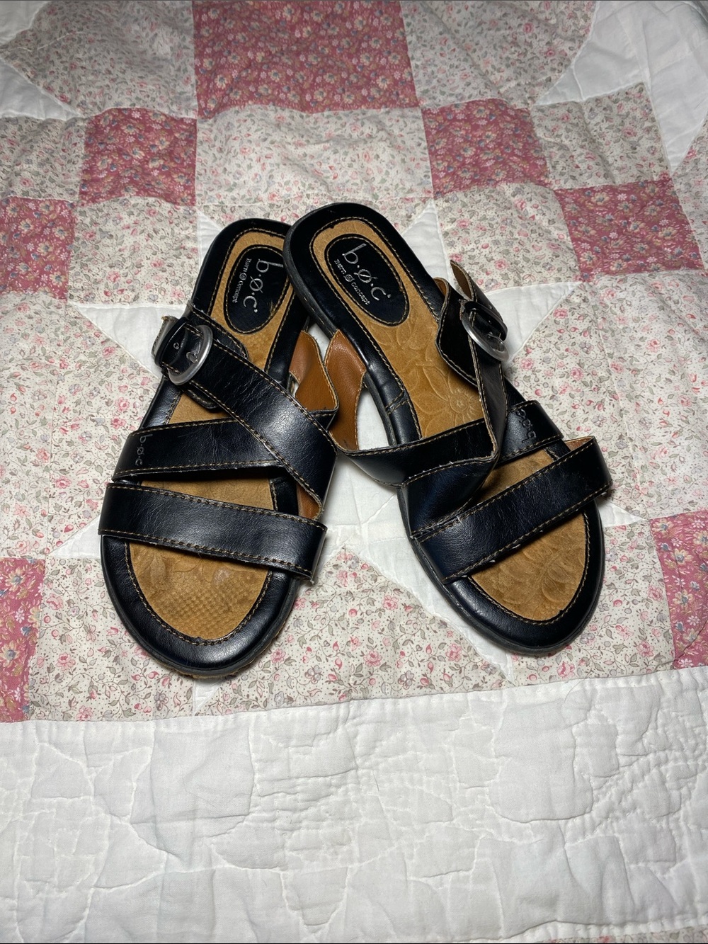 b.o.c. Black Strappy Leather Slide Sandals with Buckle Women Size 6